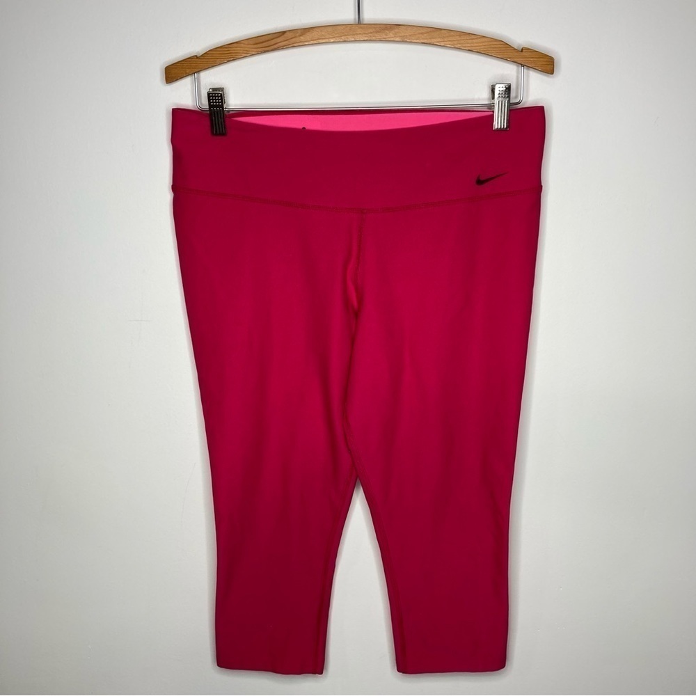 Nike hot Pink dri fit Capri leggings‎ size large